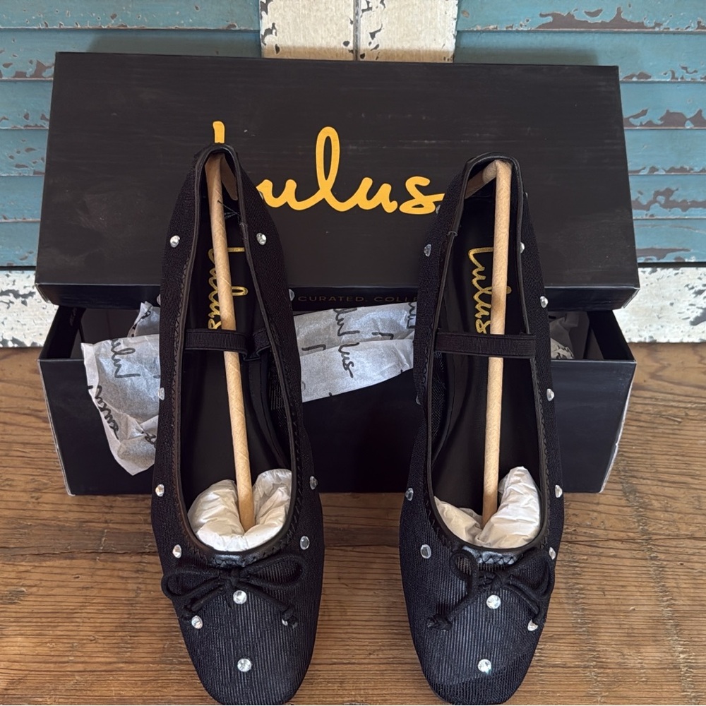 Lulu's Black Flats with Sparkling Accents